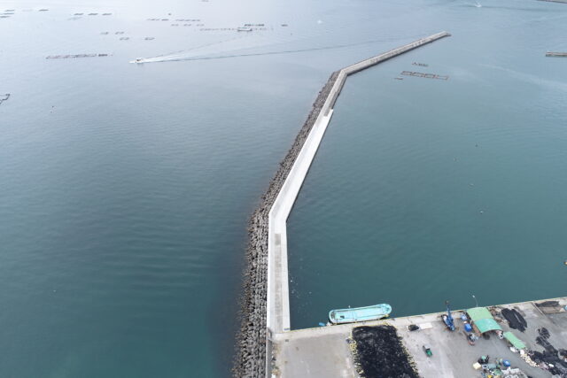 北浦漁港市振地区古浦防波堤改良工事その4ほか　(JV)